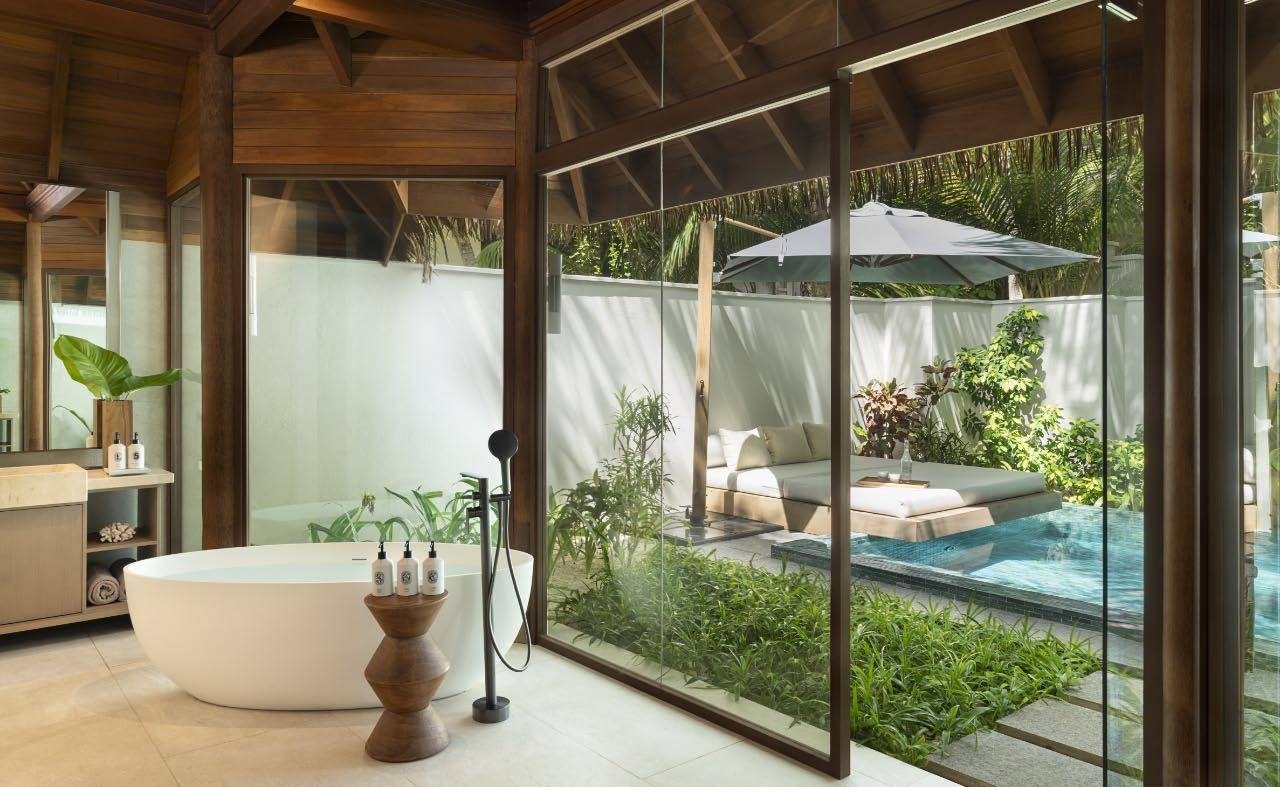Deluxe Beach Bungalow with Pool, Badezimmer, Huvafen Fushi Maldives